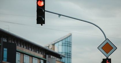 Kırmızı Işık Cezası Ne Kadar, Kaç TL? Kırmızı Işıkta Geçmenin Cezası Nedir? (2025)